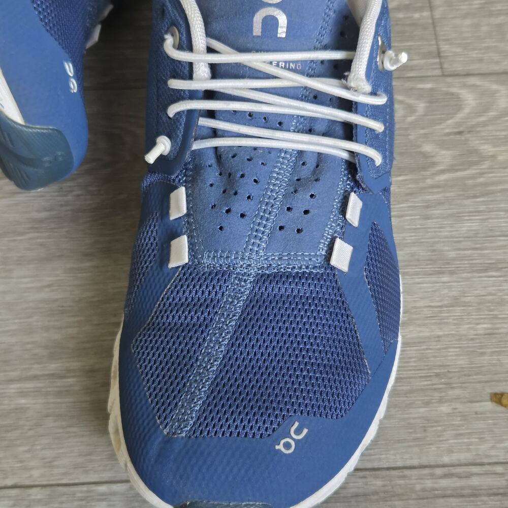 On Cloud 5 Blue White Women’s US 7.5 Shoes Swiss Engineering - Picture 8 of 11